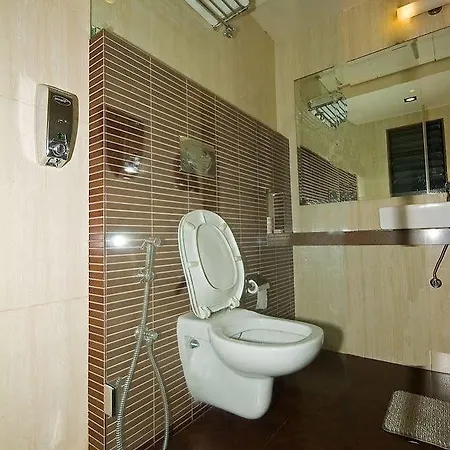 Chateau Windsor Hotel - Marine Drive Mumbai Exterior photo