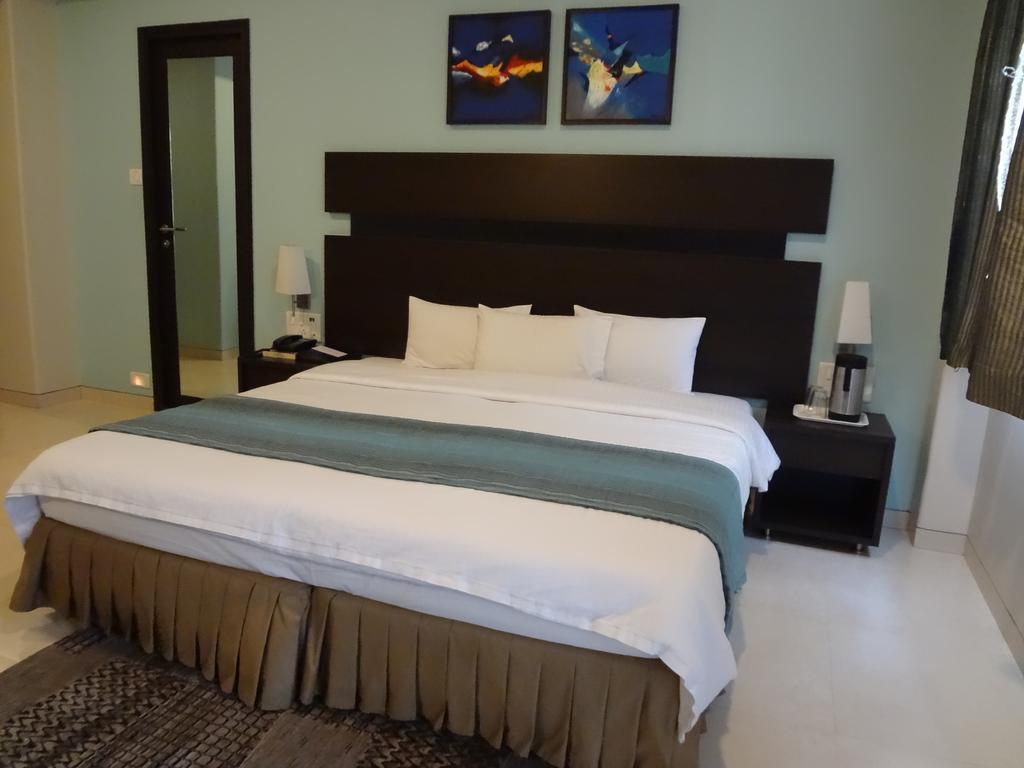 Chateau Windsor - Marine Drive होटल 3*