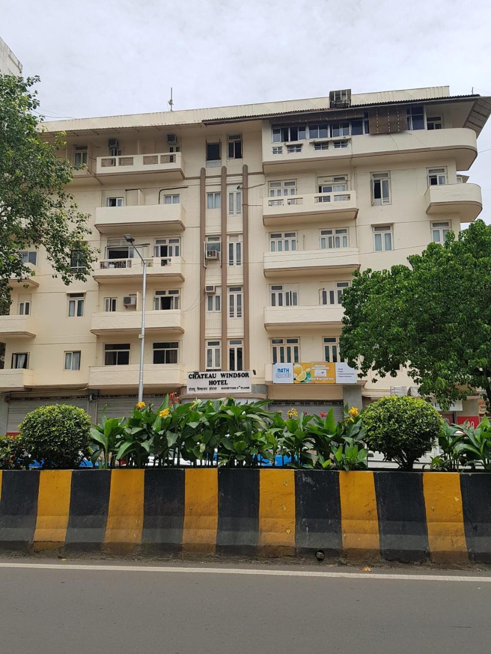 होटल Chateau Windsor - Marine Drive 3*